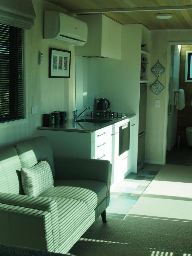 Boutique Tiny House - Te Anau Country Accommodation Exterior photo